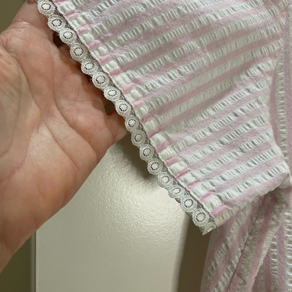 Secret Treasures Nightgown Pink and White Striped Seersucker Nightgown Size L - Picture 2 of 7